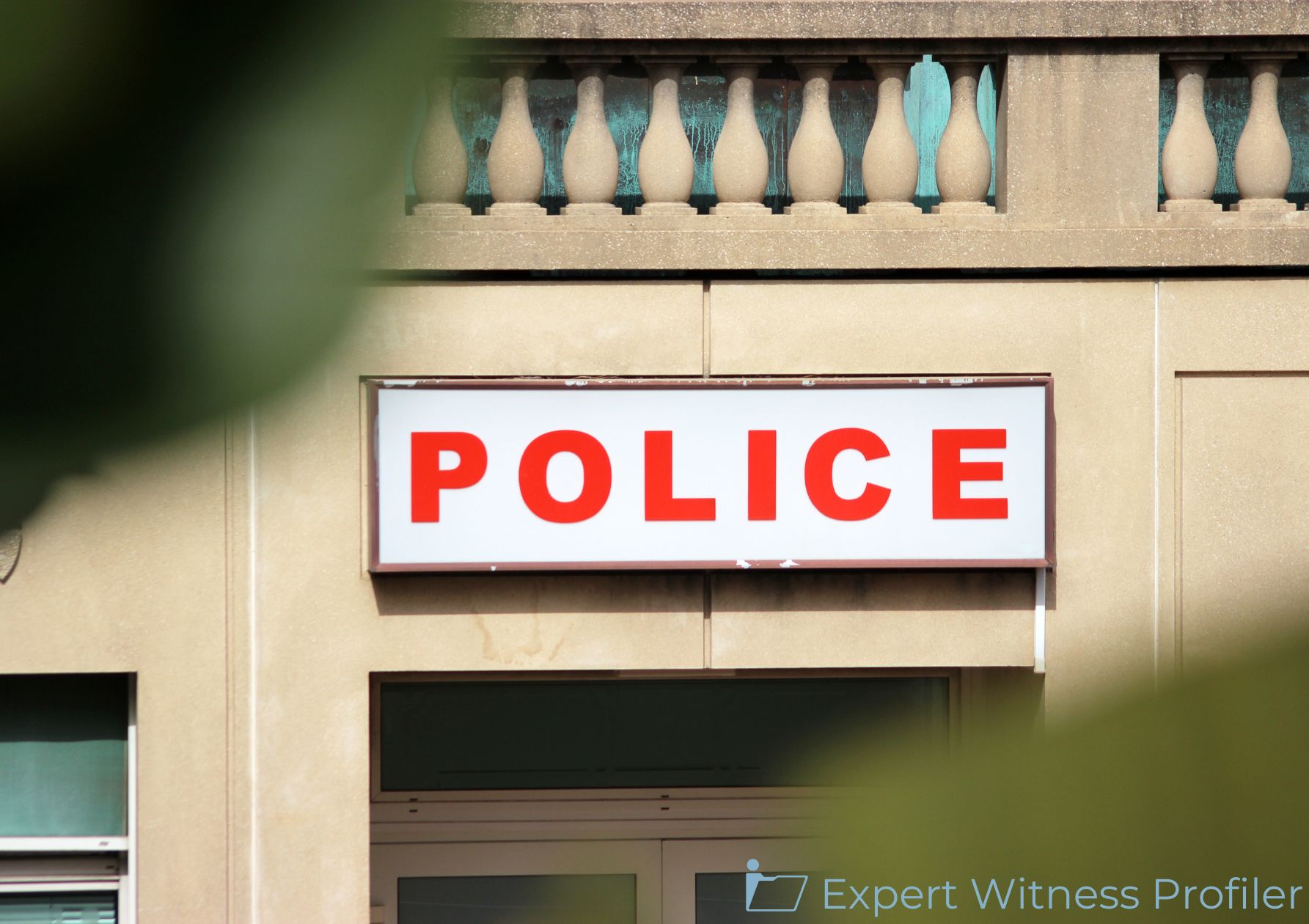 Police Practices Expert's Testimony About Baton Technique Admitted